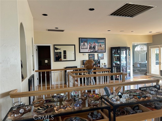 28856 Yosemite Place, Canyon Lake CA: https://media.crmls.org/medias/9047e6b6-116f-4bc8-a61f-d0dd7d40b5ae.jpg