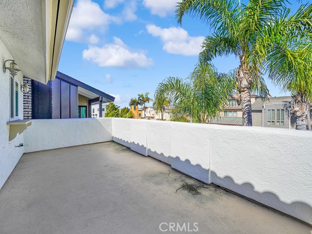Detail Gallery Image 7 of 18 For 907 E Balboa Bld a,  Newport Beach,  CA 92661 - 3 Beds | 2 Baths