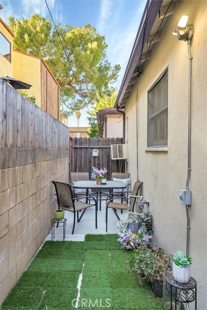 Detail Gallery Image 18 of 22 For 4266 Troost, Studio City,  CA 91604 - 1 Beds | 1 Baths