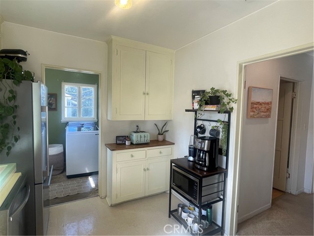 4586 Sunnyside Drive, Riverside CA: https://media.crmls.org/medias/9048c39f-6951-4608-adfc-7f2922bad747.jpg