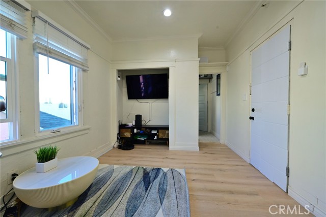 44 48 Navy Street, Venice CA: https://media.crmls.org/medias/9048c88e-f55f-4e44-a29c-f1d719a97f6a.jpg