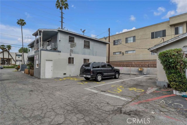 6862 Hazeltine Avenue, Van Nuys CA: https://media.crmls.org/medias/9048f790-ff5f-40e9-9019-180caebec7f6.jpg