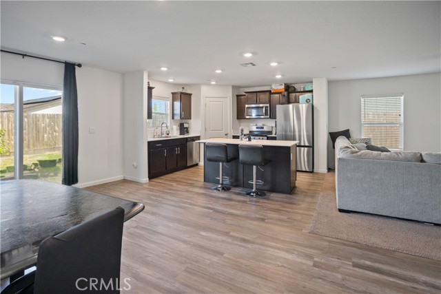 Detail Gallery Image 8 of 25 For 4089 Bayonet, Merced,  CA 95348 - 4 Beds | 3 Baths