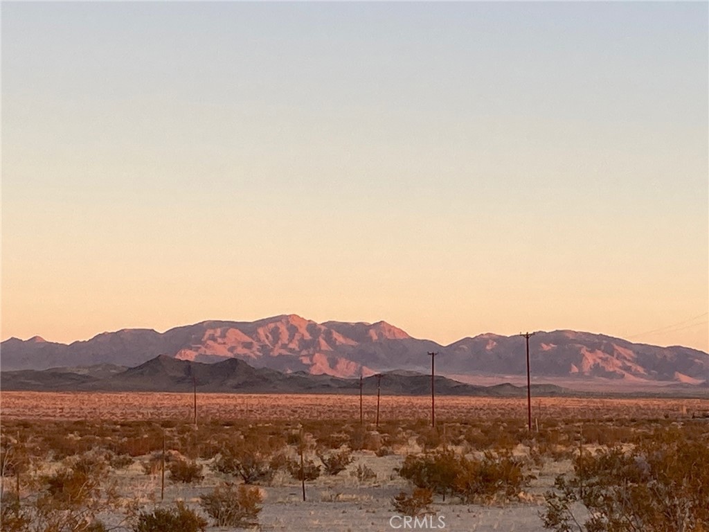 https://media.crmls.org/medias/9049a919-9198-4649-b63f-510990326fa3.jpg?preset=X-Large