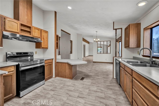 16272 27th Avenue, Clearlake CA: https://media.crmls.org/medias/9049b806-6a70-47fc-a021-68c2a71d7c81.jpg