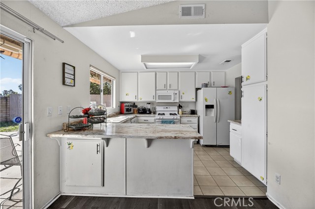 Detail Gallery Image 13 of 40 For 501 Presidents Ave, Hemet,  CA 92543 - 3 Beds | 2/1 Baths