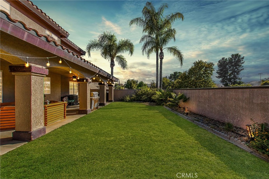 https://media.crmls.org/medias/904a4d2e-60fc-4006-ab13-171f2452f03f.jpg?preset=X-Large
