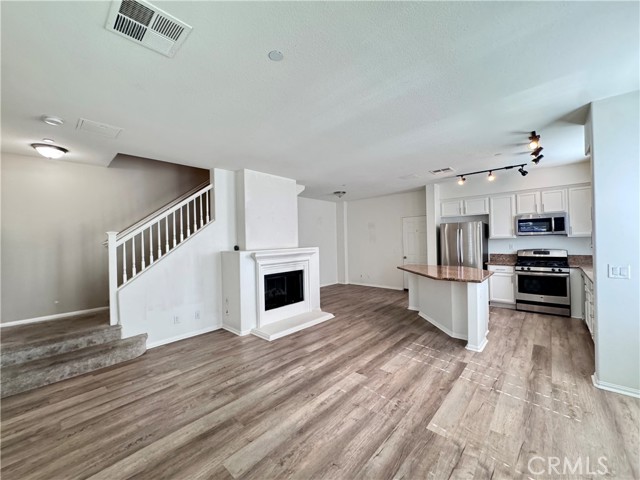 Detail Gallery Image 4 of 26 For 29 Quartz Ln, Ladera Ranch,  CA 92694 - 3 Beds | 2/1 Baths