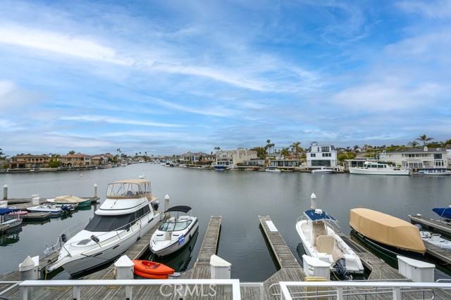 4073 Aladdin Drive, Huntington Beach CA: https://media.crmls.org/medias/904aff2e-ae99-4281-b79e-9b56def13674.jpg