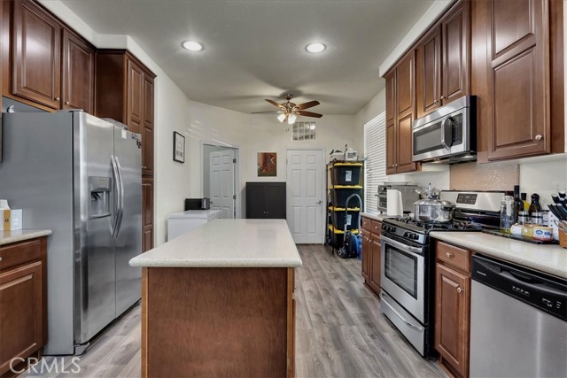 111 Madrid, Tustin CA: https://media.crmls.org/medias/904d0b73-b768-4107-9d15-5b67102adef2.jpg