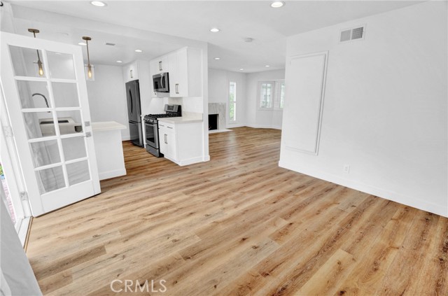 Detail Gallery Image 5 of 25 For 4723 Norwich Avenue, Sherman Oaks,  CA 91403 - 3 Beds | 2 Baths