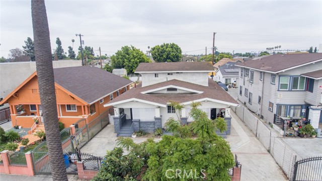 856 W 47th Street, Los Angeles CA: https://media.crmls.org/medias/904ea8ff-c344-4210-ae1d-846e76a6af8d.jpg