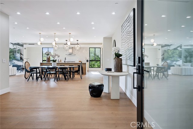 Detail Gallery Image 6 of 65 For 22268 Avenue San Luis, Woodland Hills,  CA 91364 - 5 Beds | 5/1 Baths