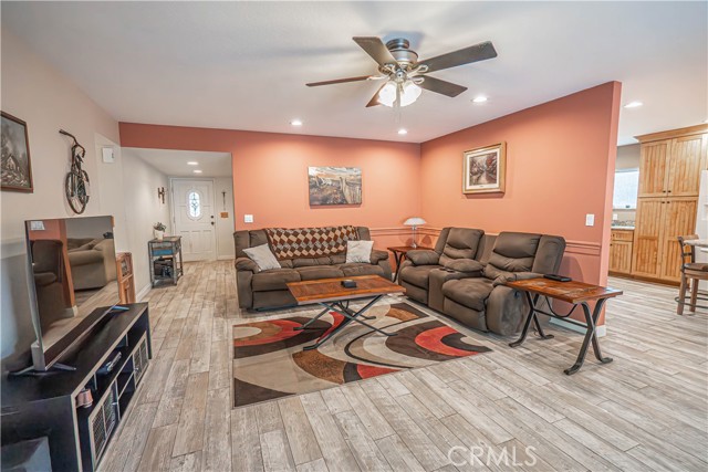 Detail Gallery Image 15 of 38 For 2650 Belburn Pl, Simi Valley,  CA 93065 - 5 Beds | 2 Baths