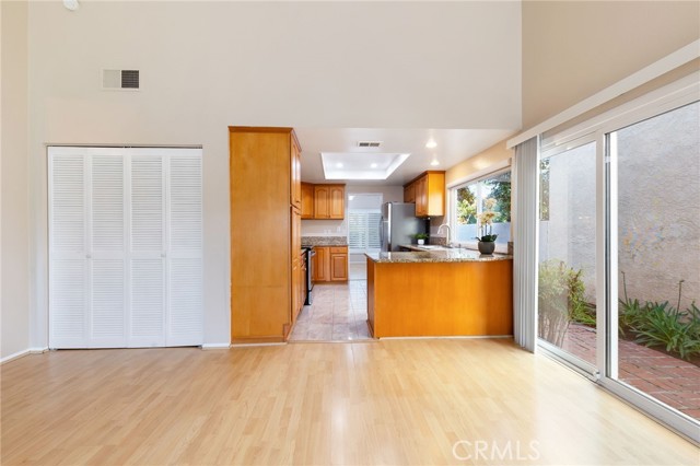 Detail Gallery Image 10 of 63 For 38 Deerwood E, Irvine,  CA 92604 - 3 Beds | 2 Baths