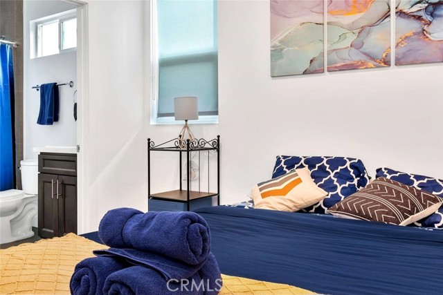 Detail Gallery Image 25 of 36 For 1344 N Kenmore, Los Angeles,  CA 90027 - 3 Beds | 3/1 Baths