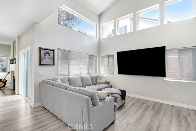 Detail Gallery Image 4 of 15 For 3701 Camino Anguilla, Riverside,  CA 92503 - 3 Beds | 2/1 Baths