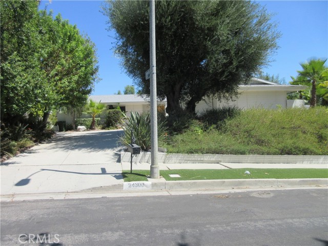 24300 Hatteras Street photo 35