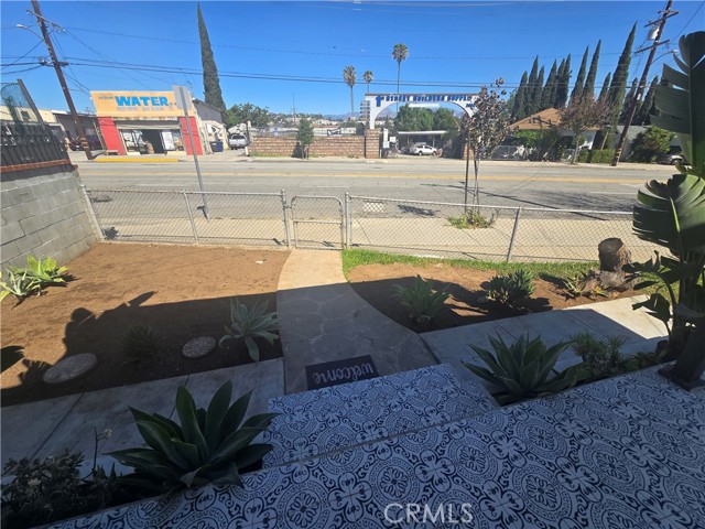 Detail Gallery Image 5 of 23 For 3868 E 1st, Los Angeles,  CA 90063 - 2 Beds | 1 Baths