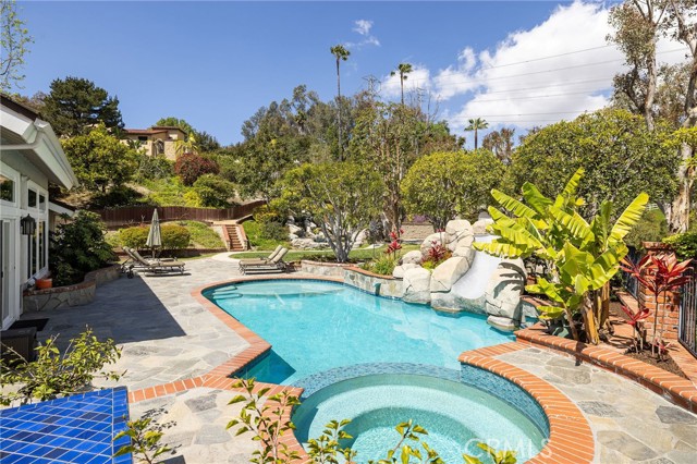 25611 Rangewood Road, Laguna Hills CA: https://media.crmls.org/medias/9051e210-74a0-423f-869c-2e1bfc27e573.jpg