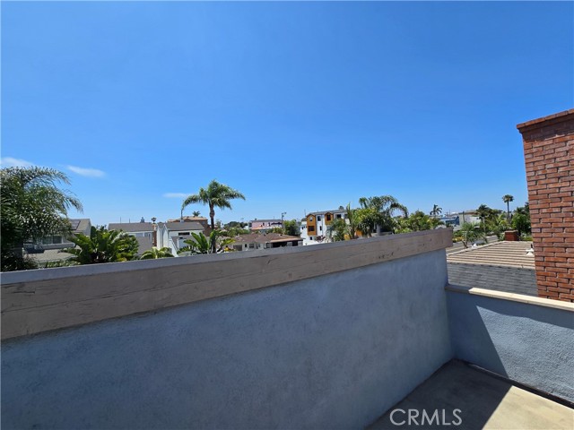 Detail Gallery Image 22 of 33 For 914 Huntington St, Huntington Beach,  CA 92648 - 3 Beds | 3 Baths