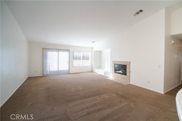 Detail Gallery Image 4 of 19 For 13125 Georgetown Ln, Victorville,  CA 92392 - 3 Beds | 2 Baths