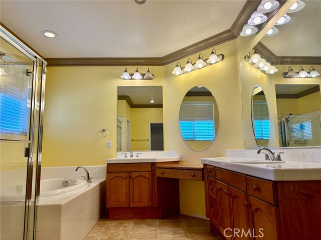 12366 Evanwood Court, Riverside CA: https://media.crmls.org/medias/9053f0b2-550e-40e4-81e3-39c68978b541.jpg