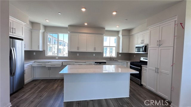 102 Hudson, Pomona CA: https://media.crmls.org/medias/90544ec5-98ba-4251-b0b6-af9deb112c86.jpg