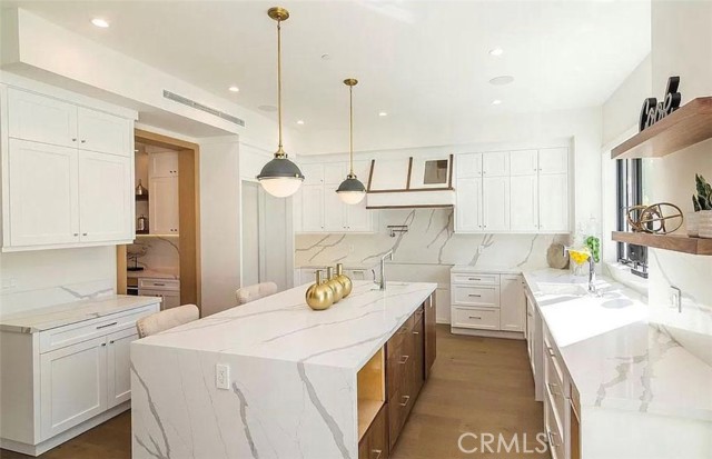 4923 Rhodes Avenue, Valley Village CA: https://media.crmls.org/medias/9054e764-cb05-497f-ba43-efb3bdb5dc58.jpg