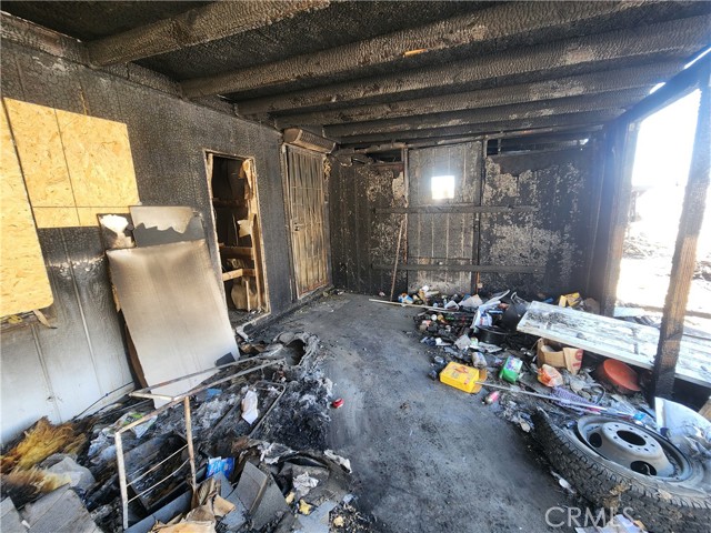 19006 Joshua Street, Adelanto CA: https://media.crmls.org/medias/90555411-1795-47fd-b8b5-085442f56860.jpg
