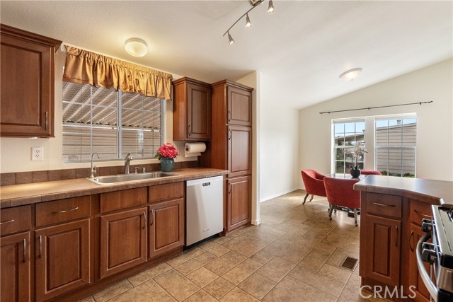Detail Gallery Image 17 of 64 For 1704 Garnette Dr, San Luis Obispo,  CA 93405 - 3 Beds | 2 Baths