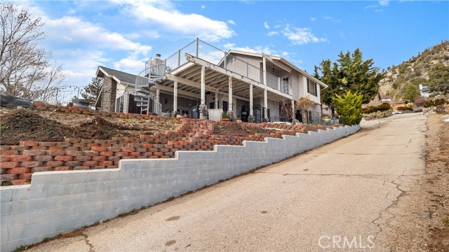 Detail Gallery Image 2 of 21 For 1116 Ca-2, Wrightwood,  CA 92397 - 3 Beds | 2/1 Baths