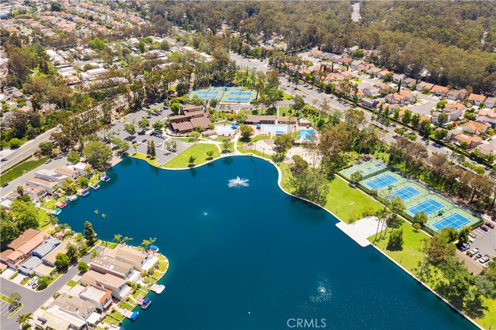 https://media.crmls.org/medias/9057275f-ffc8-4851-8a6e-4095f8cfdfba.jpg?preset=X-Large