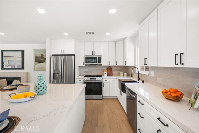5021 Dovewood Drive, Huntington Beach CA: https://media.crmls.org/medias/9057444c-c8f3-434e-b041-782759e0fcec.jpg
