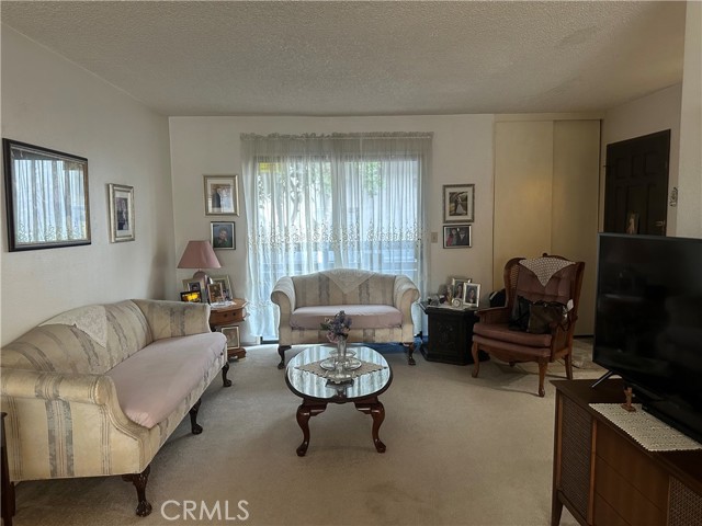 Detail Gallery Image 3 of 22 For 10451 Mulhall St #25,  El Monte,  CA 91731 - 3 Beds | 2/1 Baths