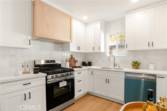 Detail Gallery Image 7 of 27 For 5201 Anahurst, South Gate,  CA 90280 - 3 Beds | 2 Baths