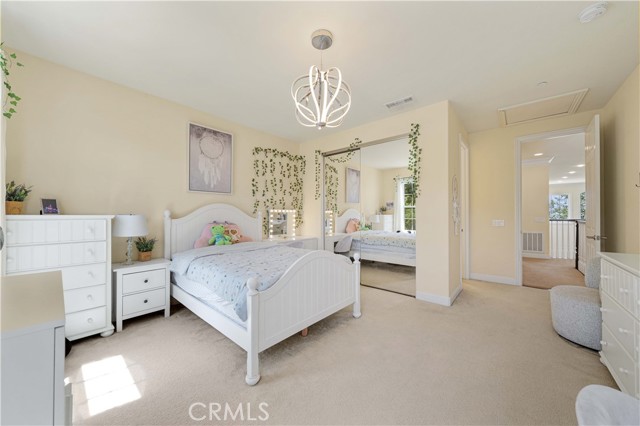 Image 47 of 75 For 1147 Sandra  