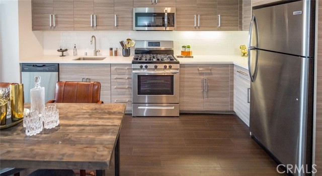 Detail Gallery Image 5 of 75 For 150 Van Ness Ave #1222,  San Francisco,  CA 94102 - 1 Beds | 1 Baths