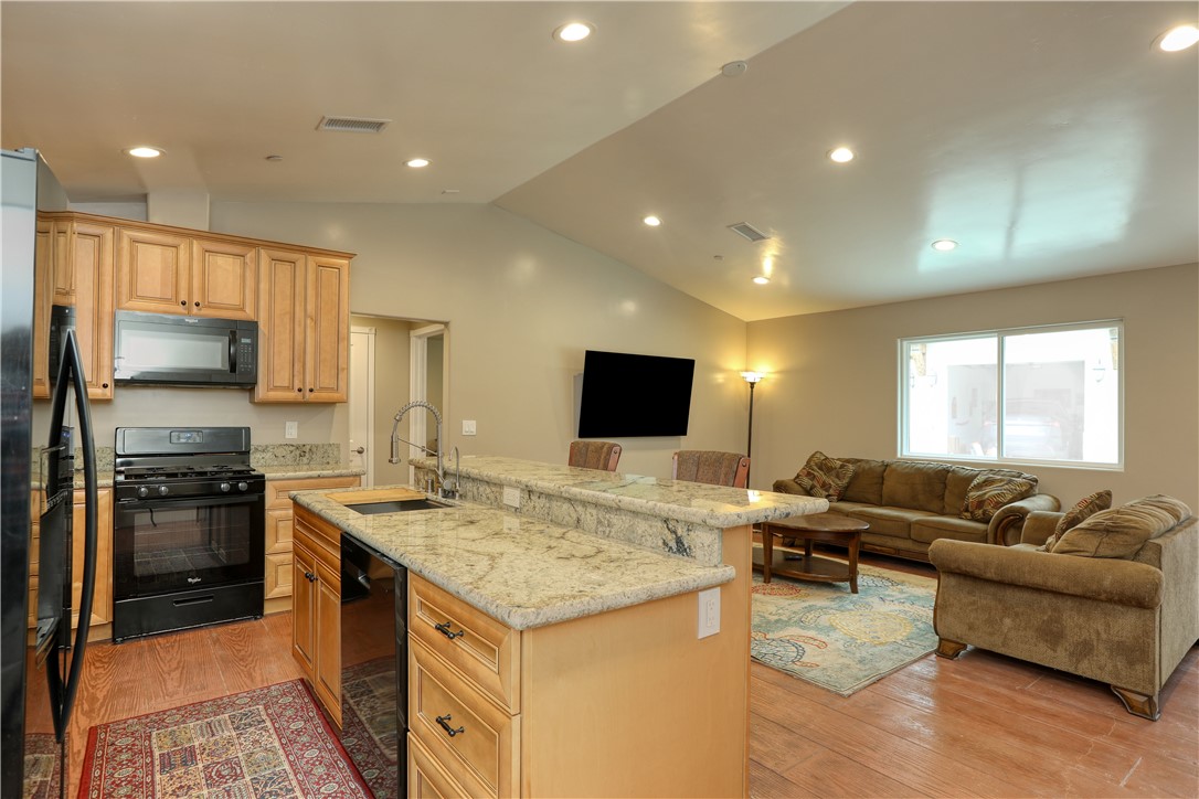 Detail Gallery Image 34 of 51 For 5630 Oakhill Ct, Santa Maria,  CA 93455 - 7 Beds | 5/1 Baths