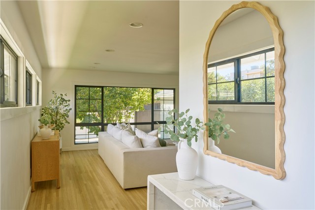 Detail Gallery Image 9 of 40 For 4800 Mary Ellen, Sherman Oaks,  CA 91423 - 3 Beds | 2 Baths