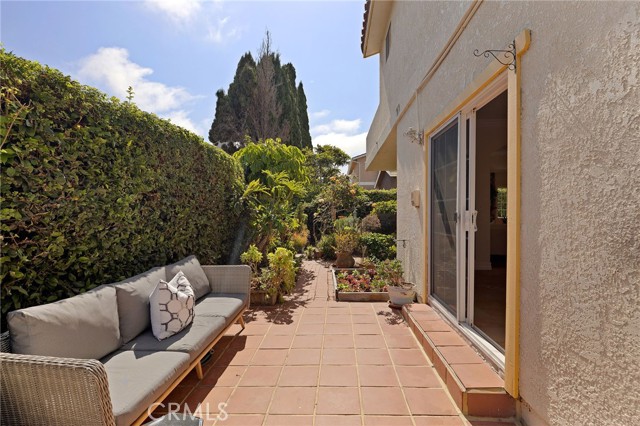 2206 Marshallfield Lane, Redondo Beach, California 90278, 4 Bedrooms Bedrooms, ,2 BathroomsBathrooms,Residential,Sold,Marshallfield,SB24103124