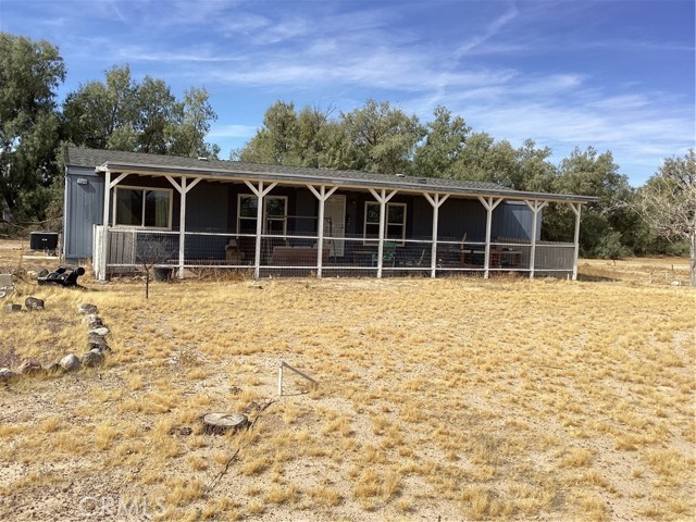 Detail Gallery Image 1 of 13 For 35946 Newberry Rd, Newberry Springs,  CA 92365 - 3 Beds | 2 Baths