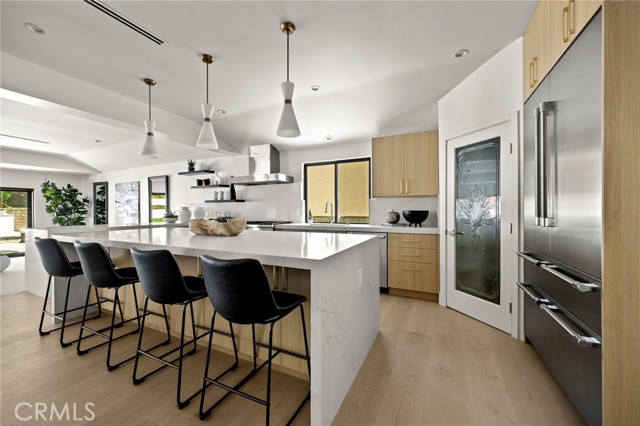 Detail Gallery Image 6 of 27 For 5100 Orrville Ave, Woodland Hills,  CA 91367 - 4 Beds | 3 Baths