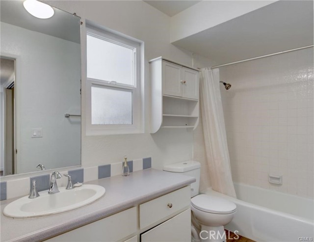 Detail Gallery Image 21 of 27 For 814 3rd St, Hermosa Beach,  CA 90254 - 3 Beds | 2 Baths