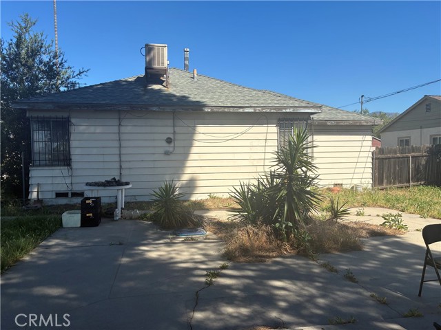 Detail Gallery Image 4 of 6 For 1551 Goodlett St, San Bernardino,  CA 92411 - 2 Beds | 1 Baths