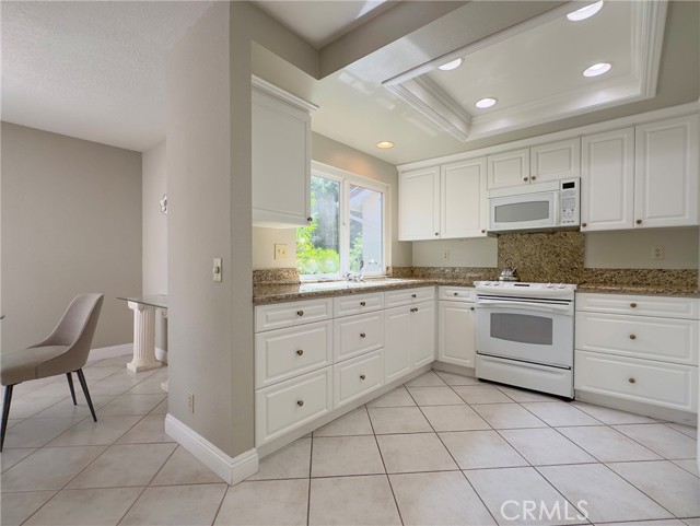 Detail Gallery Image 5 of 37 For 27836 Torroba, Mission Viejo,  CA 92692 - 2 Beds | 2 Baths