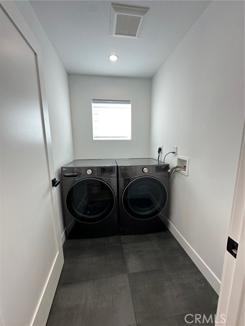 Detail Gallery Image 8 of 13 For 1952 N Parish #202,  Burbank,  CA 91504 - 2 Beds | 2 Baths