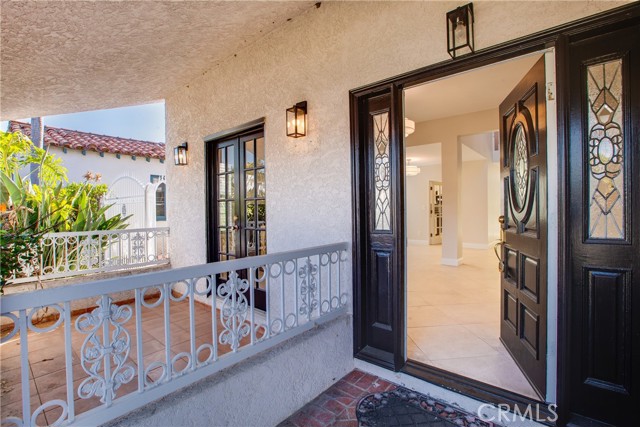 Detail Gallery Image 6 of 39 For 3667 Sawtelle Bld, Los Angeles,  CA 90066 - 5 Beds | 3/1 Baths