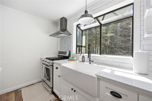 528 Brentwood, Lake Arrowhead CA: https://media.crmls.org/medias/905e6366-76f2-4808-9ec6-a3b387aaf7e3.jpg