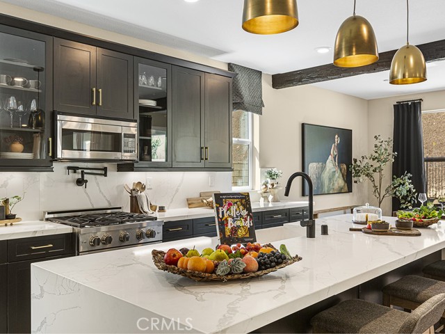 Detail Gallery Image 13 of 45 For 30110 Crestline Court, Castaic,  CA 91384 - 4 Beds | 3/1 Baths